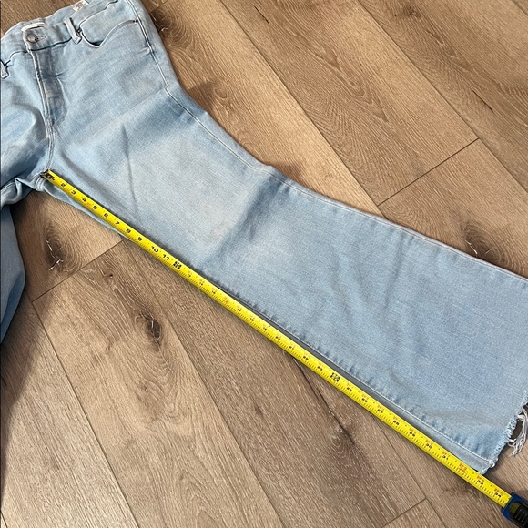 Good America - Good Legs Flare, light wash jeans, frayed hem, wide leg, size 14 - Picture 14 of 16